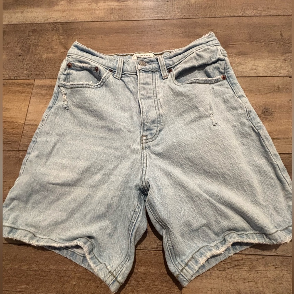 Abercrombie & Fitch 7” high rise Dad Short Light Wash Jean Shorts